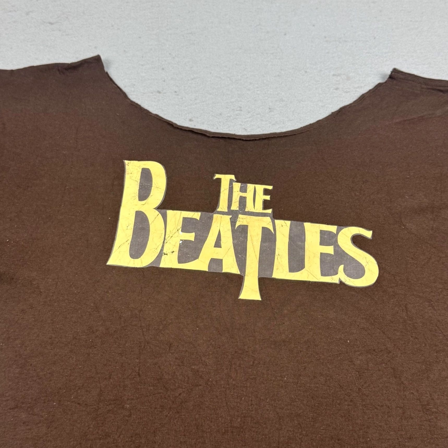 Vintage VINTAGE The Beatles Shirt Mens Large Brown Scoop Neck Graphic Band Tee Sgt Pepper Rock Size US XL / EU 56 / 4 - 2 Thumbnail