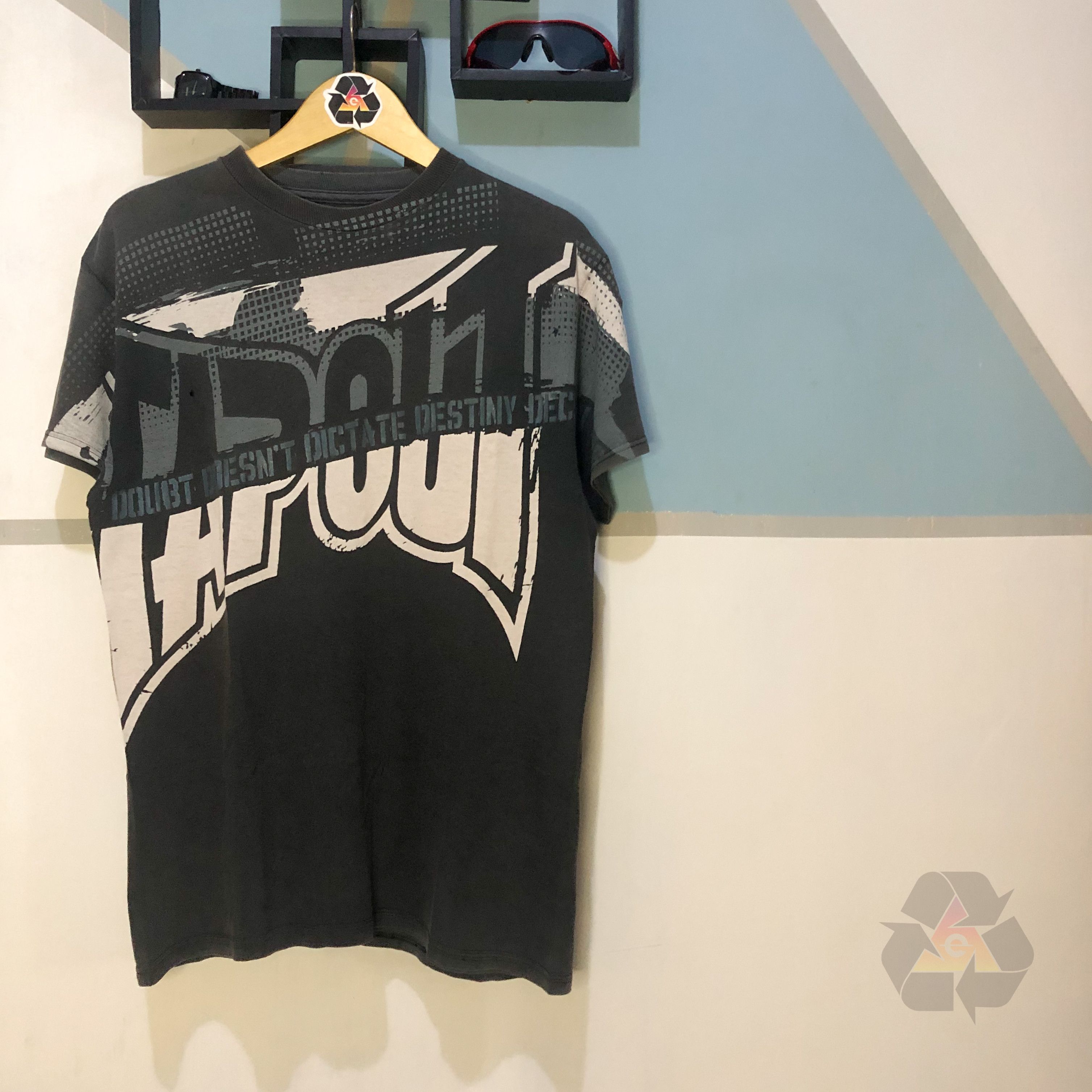 Tapout Vintage Tapout Big Logo T-Shirt – Y2K MMA Streetwear Size US L / EU 52-54 / 3 - 1 Thumbnail