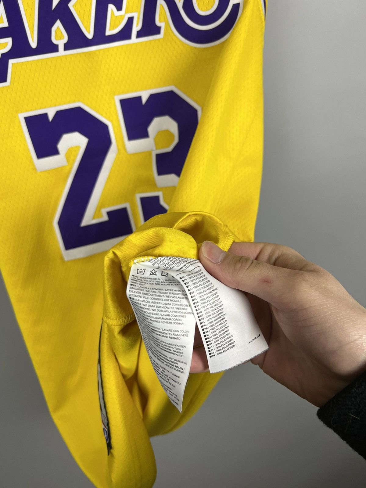 Nike Los Angeles Lakers Lebron James 23 Jersey Size US M / EU 48-50 / 2 - 11 Thumbnail
