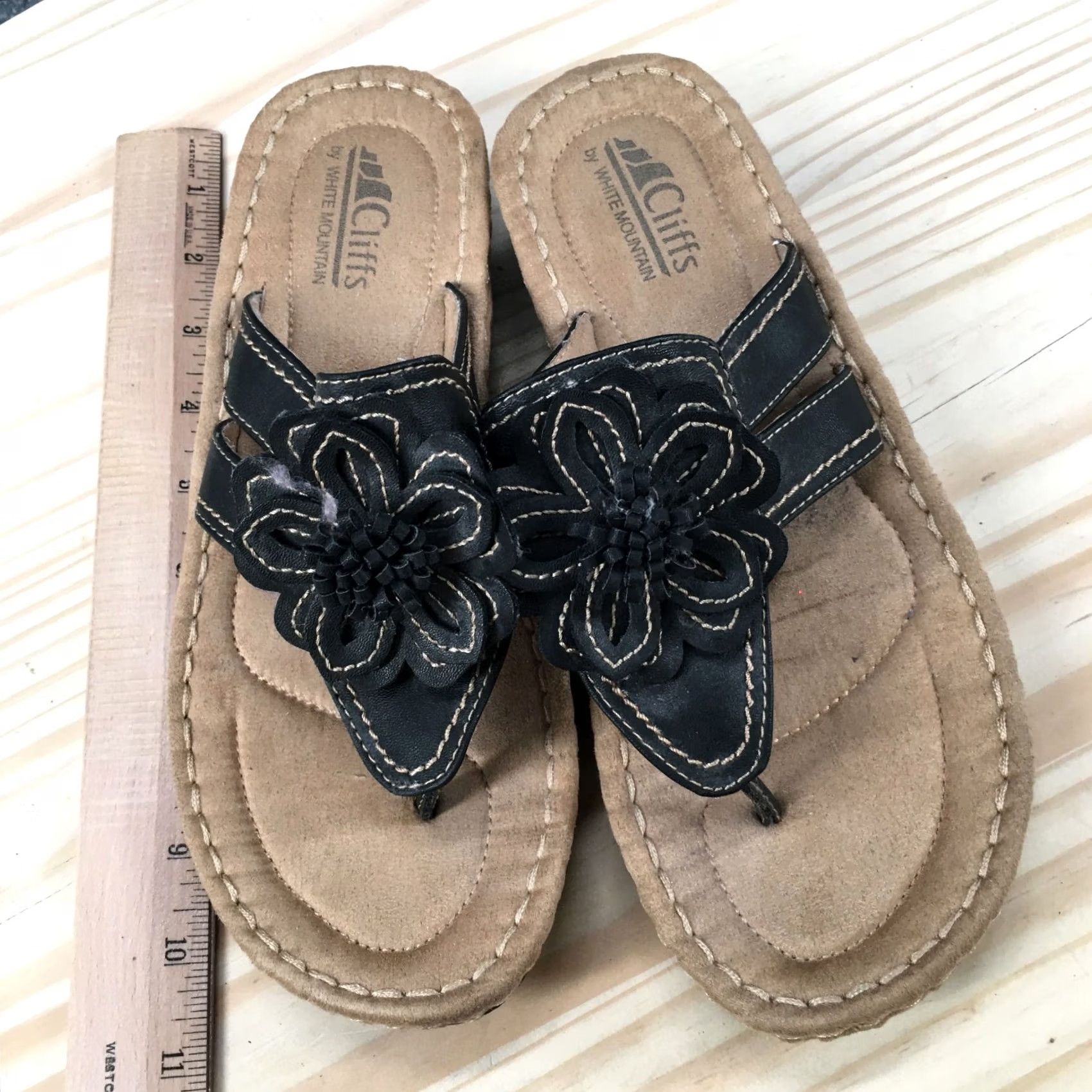 Vintage Cliffs by White Mountain Sandals Womens 7.5 M Carnation Flip Flop Black Slip On Wedge Comfort Casual Size US 8 / IT 38 - 6 Thumbnail