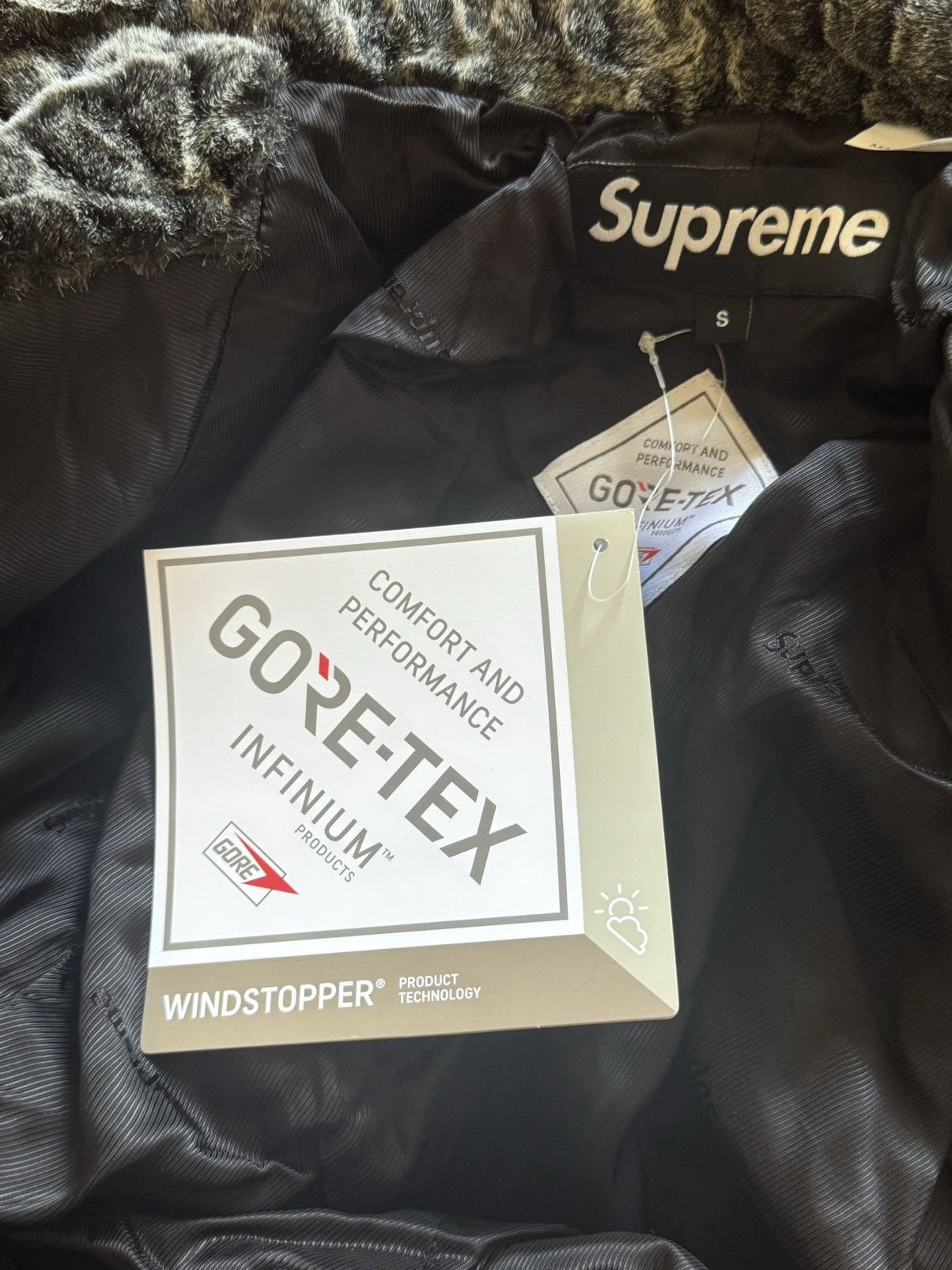 Supreme Supreme croc faux fur overcoat Size US S / EU 44-46 / 1 - 6 Thumbnail