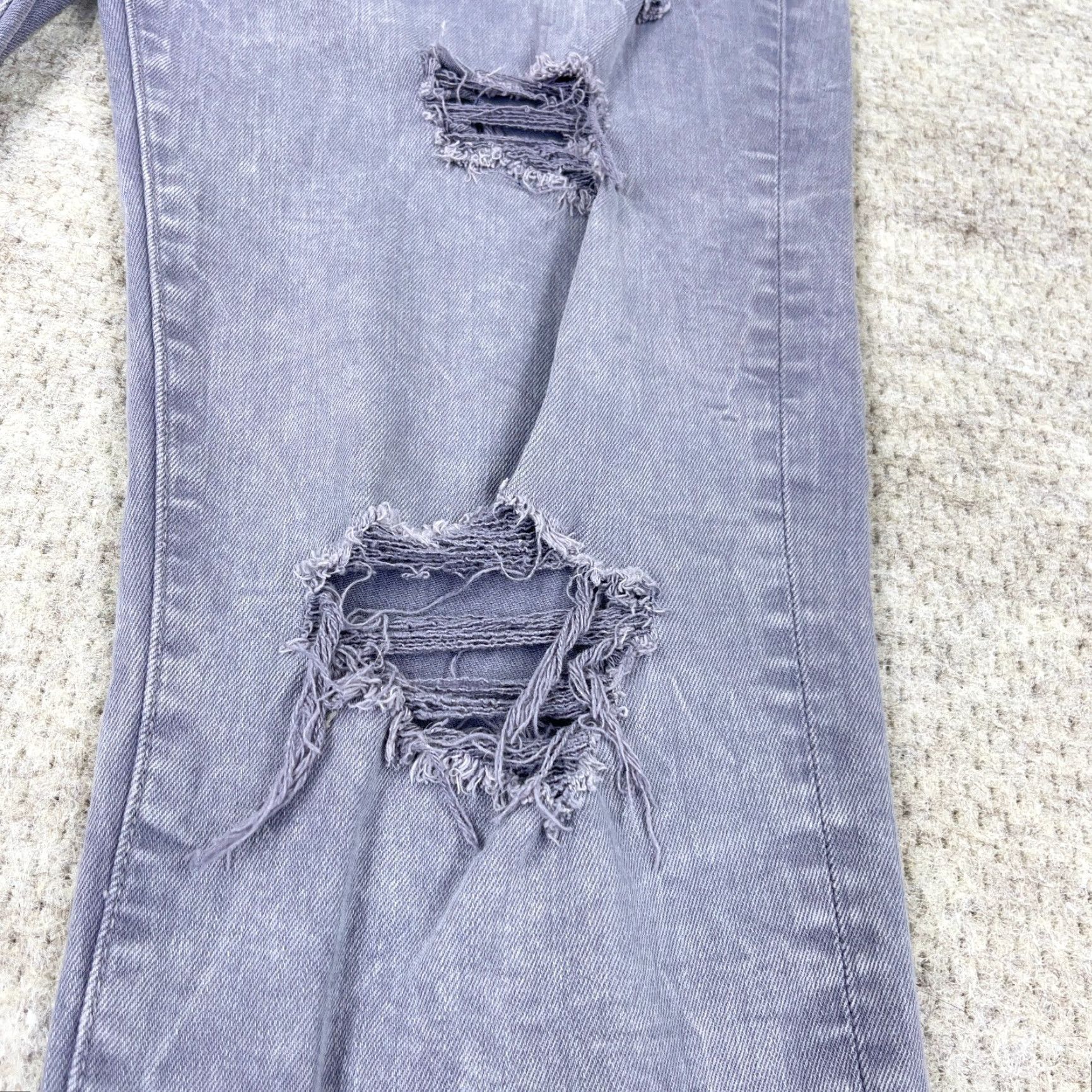 American Eagle Outfitters American Eagle Jeans Men Slim Straight 31x34 Gray Distressed Holes Rips Airflex 5-Pocket Denim Cotton Blend Ship New? Size US 31 - 7 Thumbnail