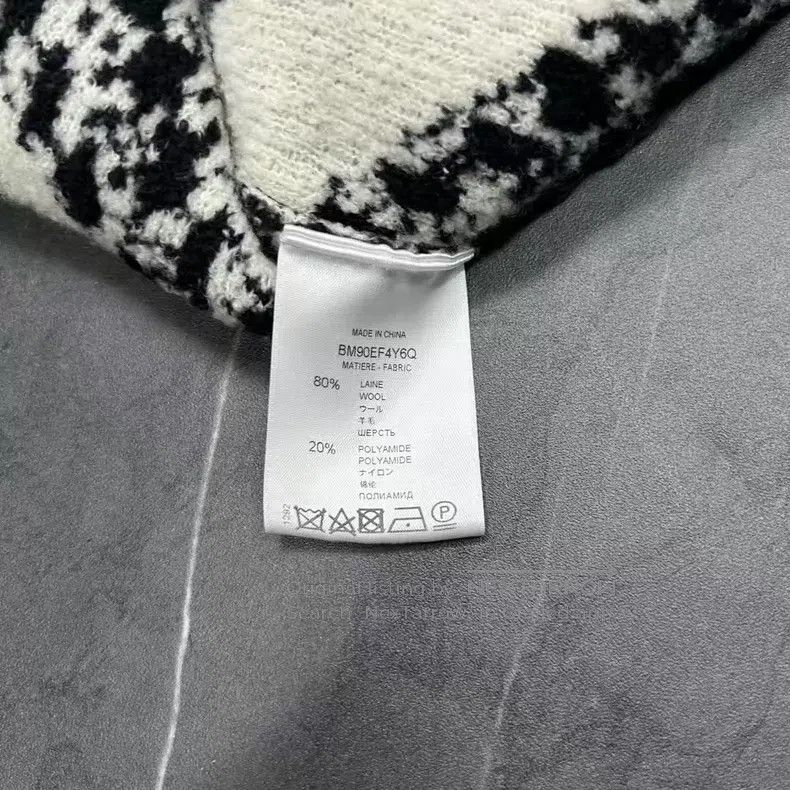 Other Givenchy Black and White Full Print Bulletproof Wool Cardi Size US M / EU 48-50 / 2 - 7 Thumbnail