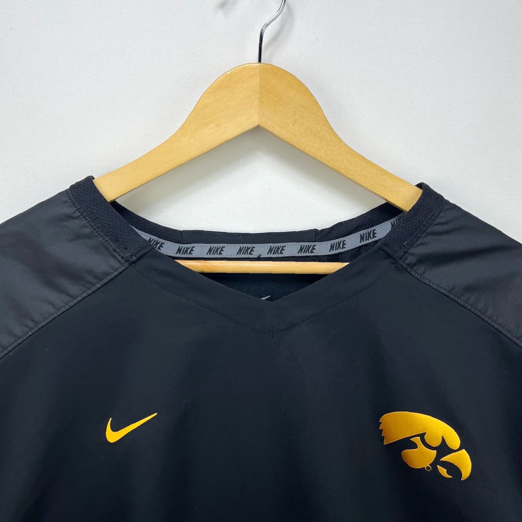 Nike VINTAGE Nike Windbreaker Jacket XL Men Black 90s Pullover Iowa - XL Nike Windbreaker Mens 90s Iowa Size US XL / EU 56 / 4 - 3 Thumbnail