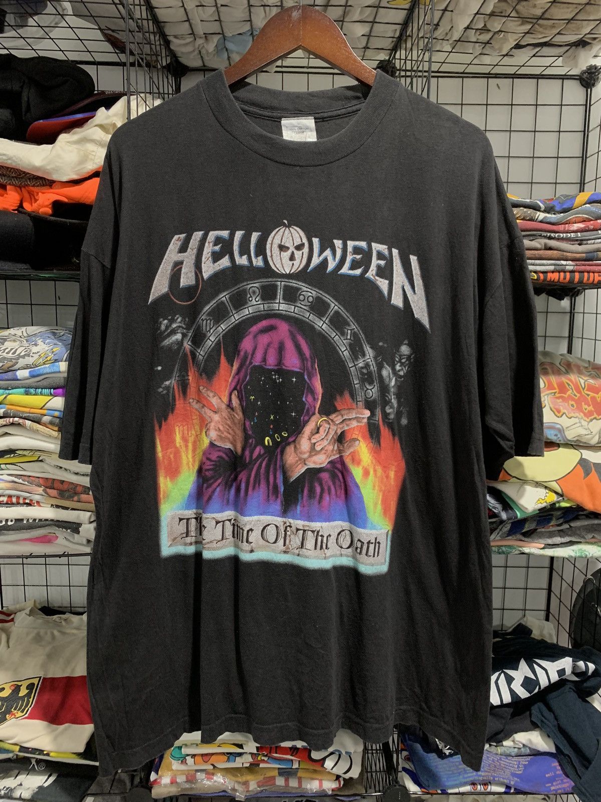 Band Tees × Vintage Vintage Helloween Tshirt Size US L / EU 52-54 / 3 - 1 Thumbnail