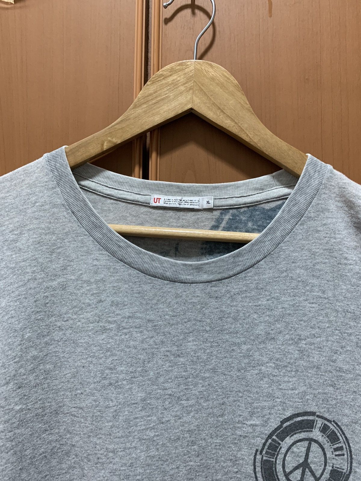 Uniqlo Uniqlo Metal Gear Solid Peace Walker Graphic Tee Distressed Size US XL / EU 56 / 4 - 4 Thumbnail