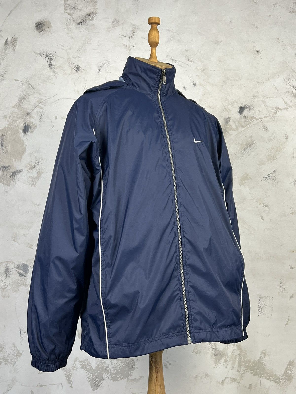 Nike Vintage Nike Packable Hooded Big Logo Jacket Size XL Size US XL / EU 56 / 4 - 2 Thumbnail