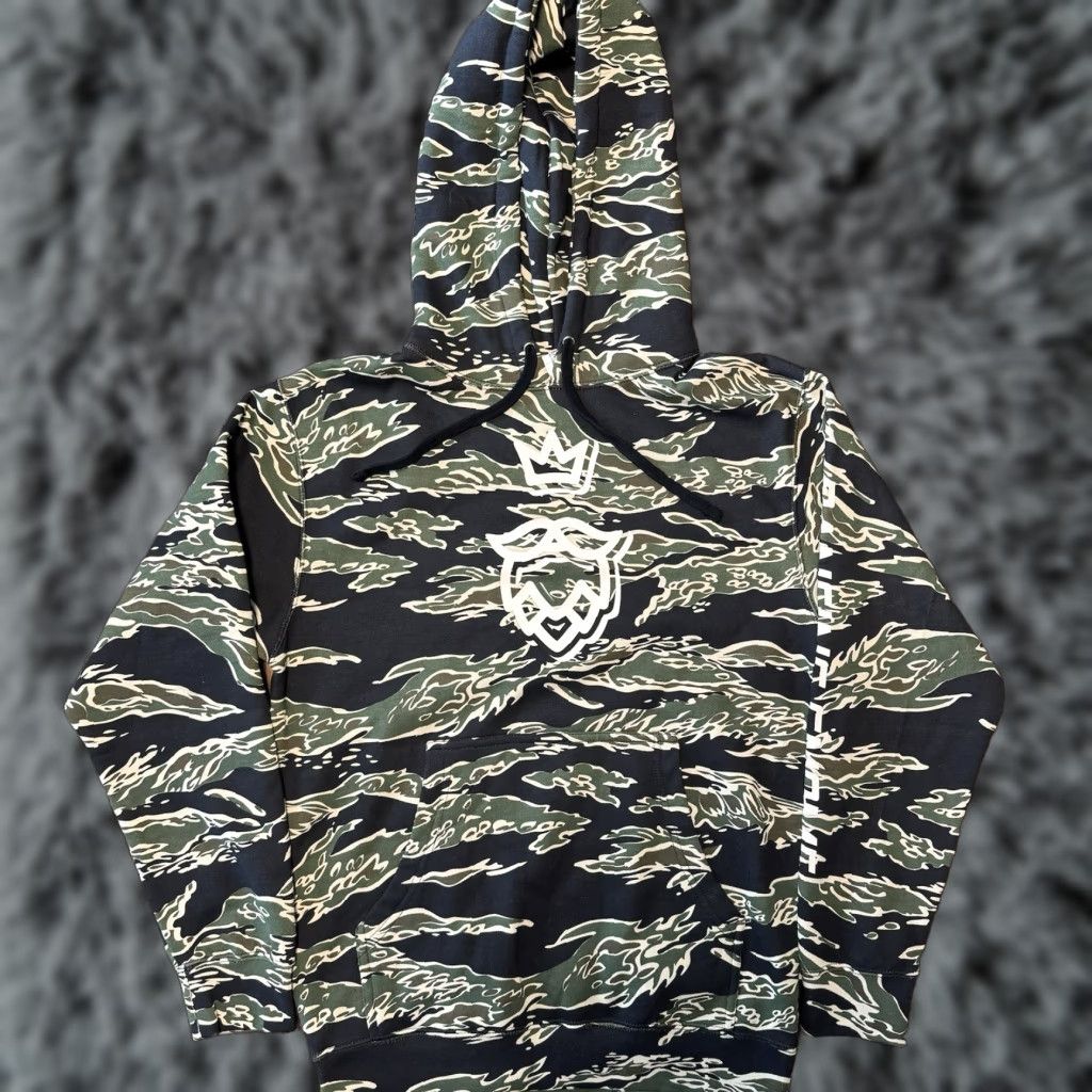 Vintage Dancing Gnome Beer Men’s Hoodie Size S Camo Pittsburgh Tiger Stripe New Sweatshirt Unisex Crew Neck Graphic Print Pullover Size US S / EU 44-46 / 1 - 1 Thumbnail