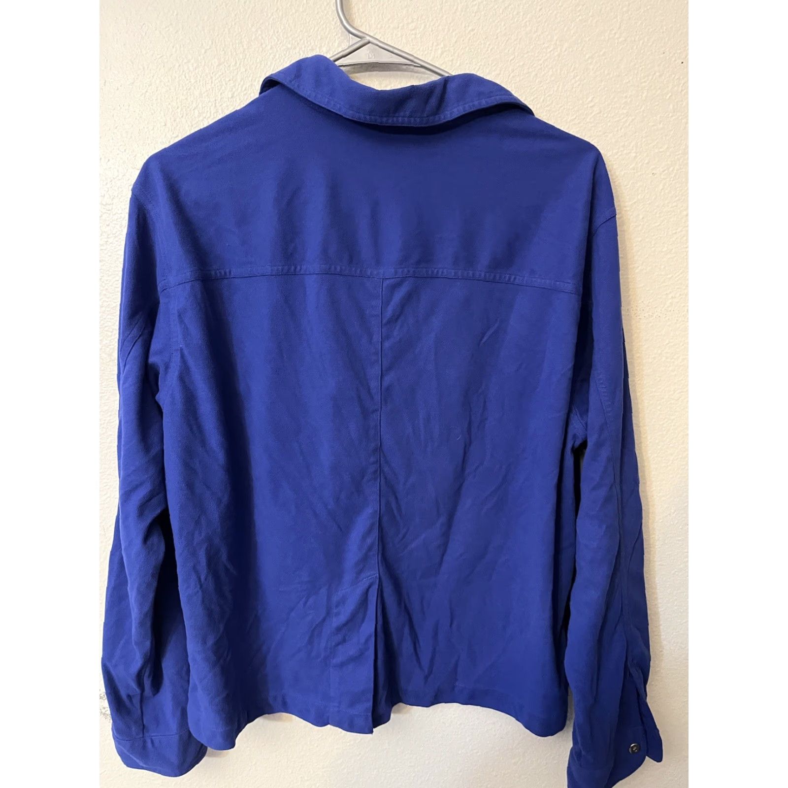 Vintage Chico's Button-Down Shirt Women Size 1 Viscose Purple Long Sleeve Collared Pocket Button-Up Regular Basic Designer Women Size XS / US 0-2 / IT 36-38 - 2 Thumbnail