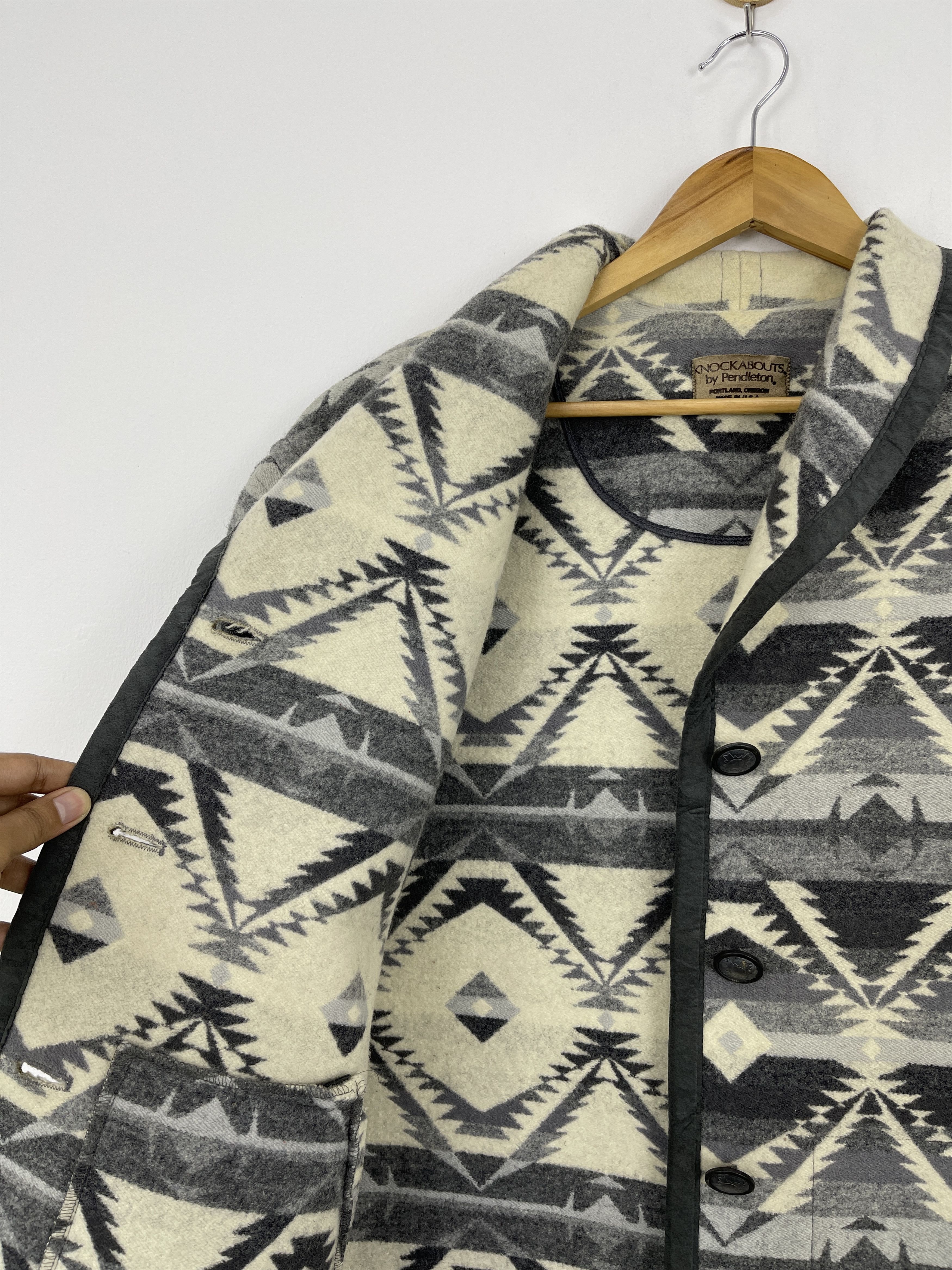 Pendleton Vintage Pendleton Navajo Rare Design Jacket JA0043 Size US S / EU 44-46 / 1 - 7 Thumbnail