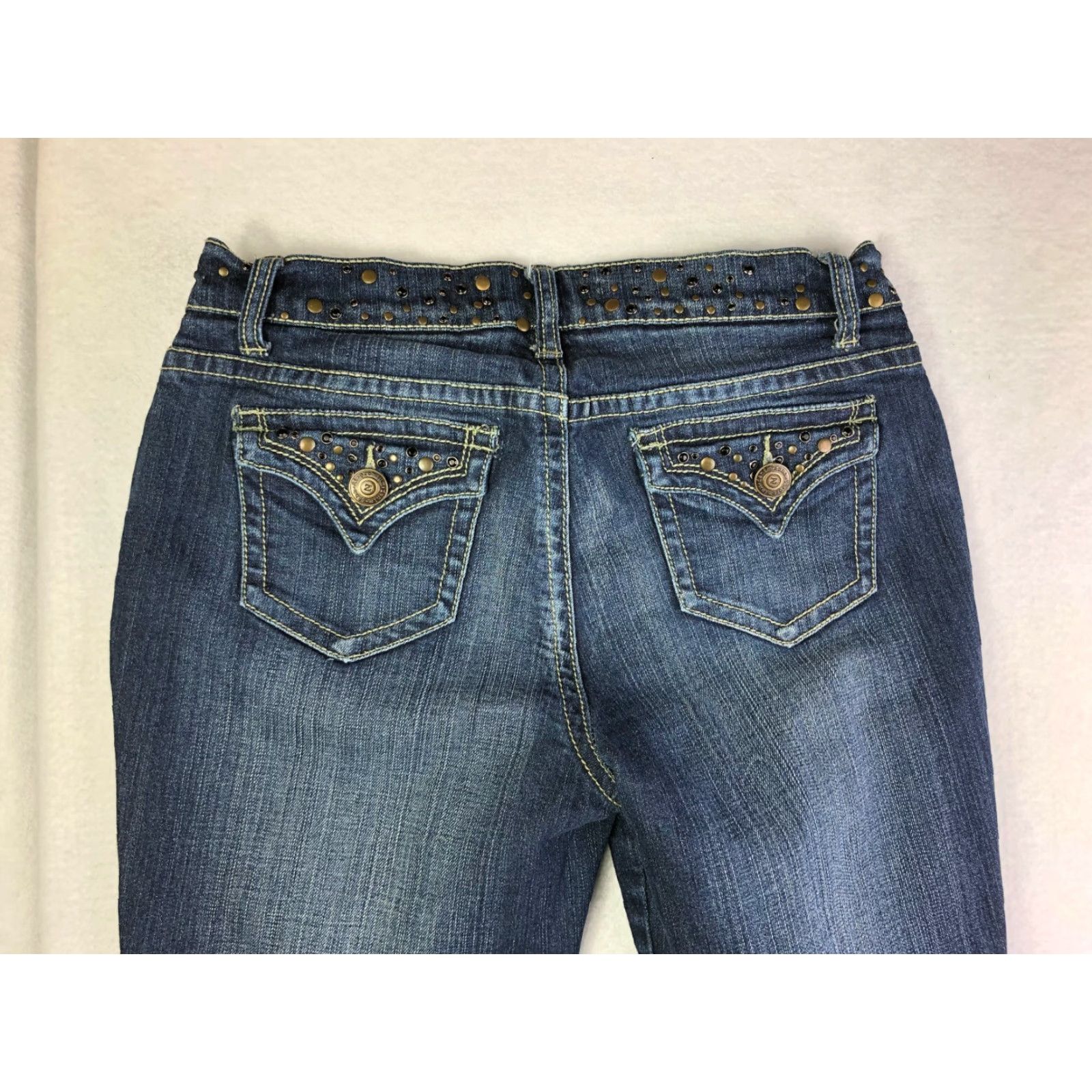 Denime Zana Di Bootcut Jeans Womens Size 8 28x28 Blue Denim Rhinestone Accented Vintage: No Regular Rise Mid 28 in Inseam Zip Closure Cotton Denim Size 30" / US 8 / IT 44 - 7 Thumbnail