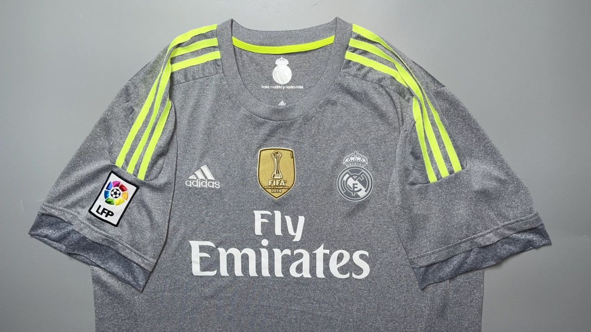 Adidas REAL MADRID ADIDAS 2015/2016 FOOTBALL AWAY JERSEY #7 RONALDO Size US XL / EU 56 / 4 - 3 Thumbnail