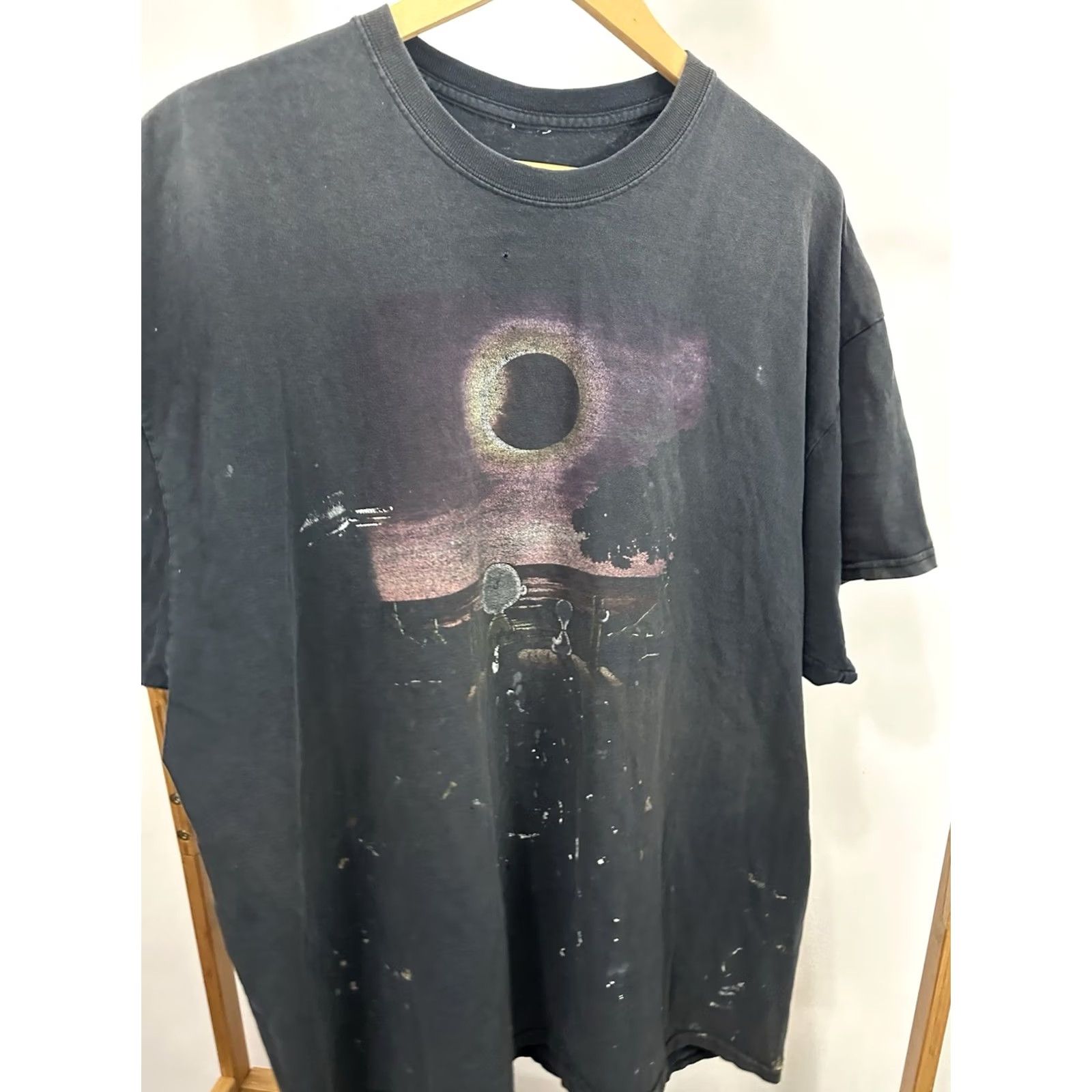 Vintage VTG Snoopy Sunset Gradient Worn T-Shirt 2XL Black Mens Shirt Grunge Distressed 90s Fashion Size US XXL / EU 58 / 5 - 3 Thumbnail