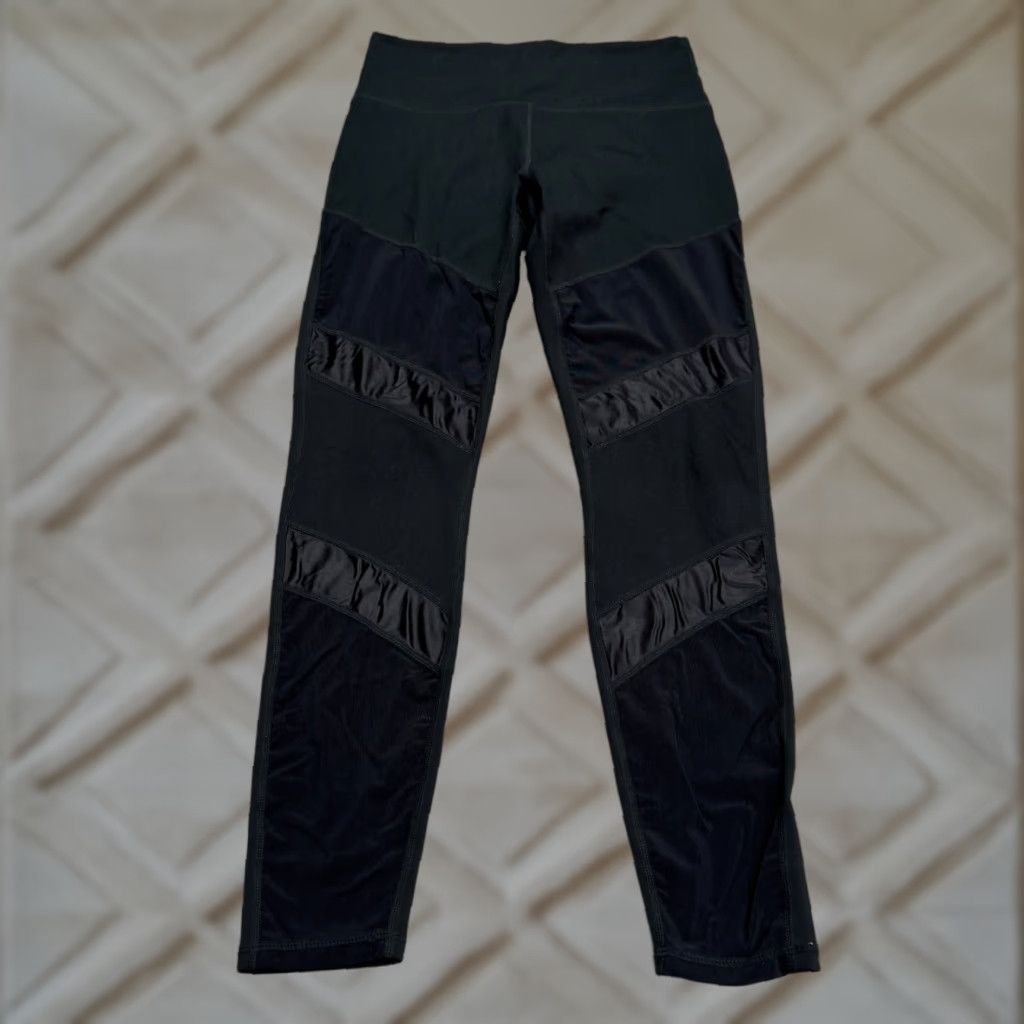 Fabletics VINTAGE Powerhold By Fabletics Ankle Compression Leggings Womens 26x26 Black High Rise 26 Black Activewear Leggings Womens Mens? Size 26" / US 2 / IT 38 - 1 Thumbnail