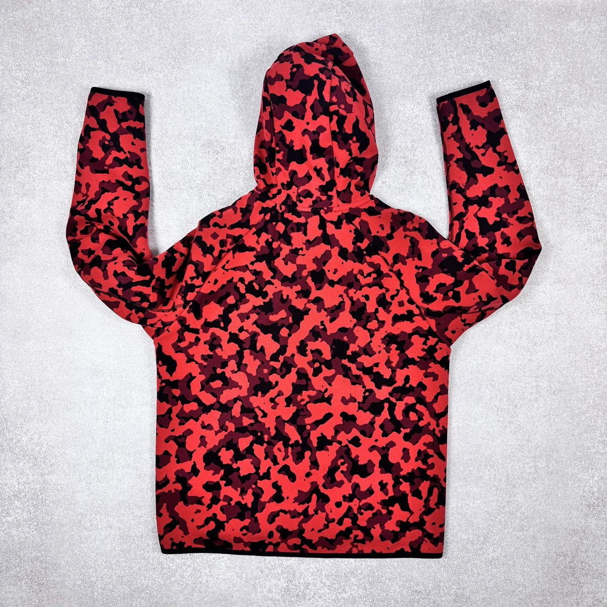 Nike Men’s Nike Tech Fleece Red Camo Hoodie Size L - CJ5975 603 Size US L / EU 52-54 / 3 - 4 Thumbnail