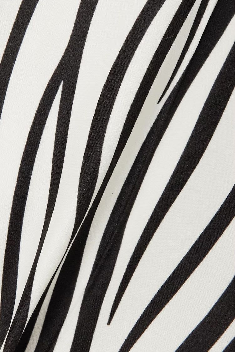 Valentino o1y0326 Sweatpant in Black/White Size 26" / US 2 / IT 38 - 4 Thumbnail