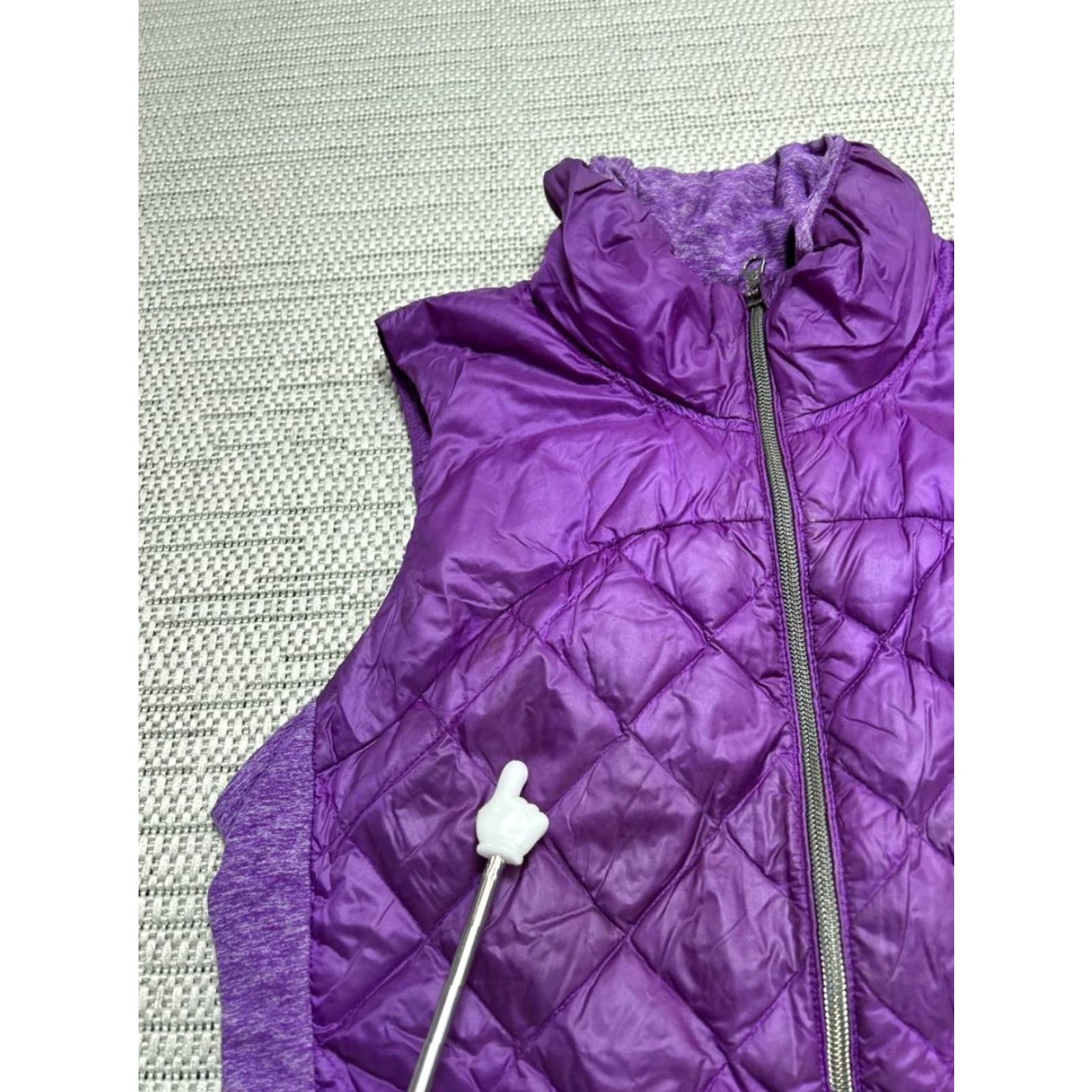 Lululemon VINTAGE Lululemon Down For A Run Puffer Vest Womens 8 Purple Insulated Water Resistant Size M / US 6-8 / IT 42-44 - 5 Thumbnail