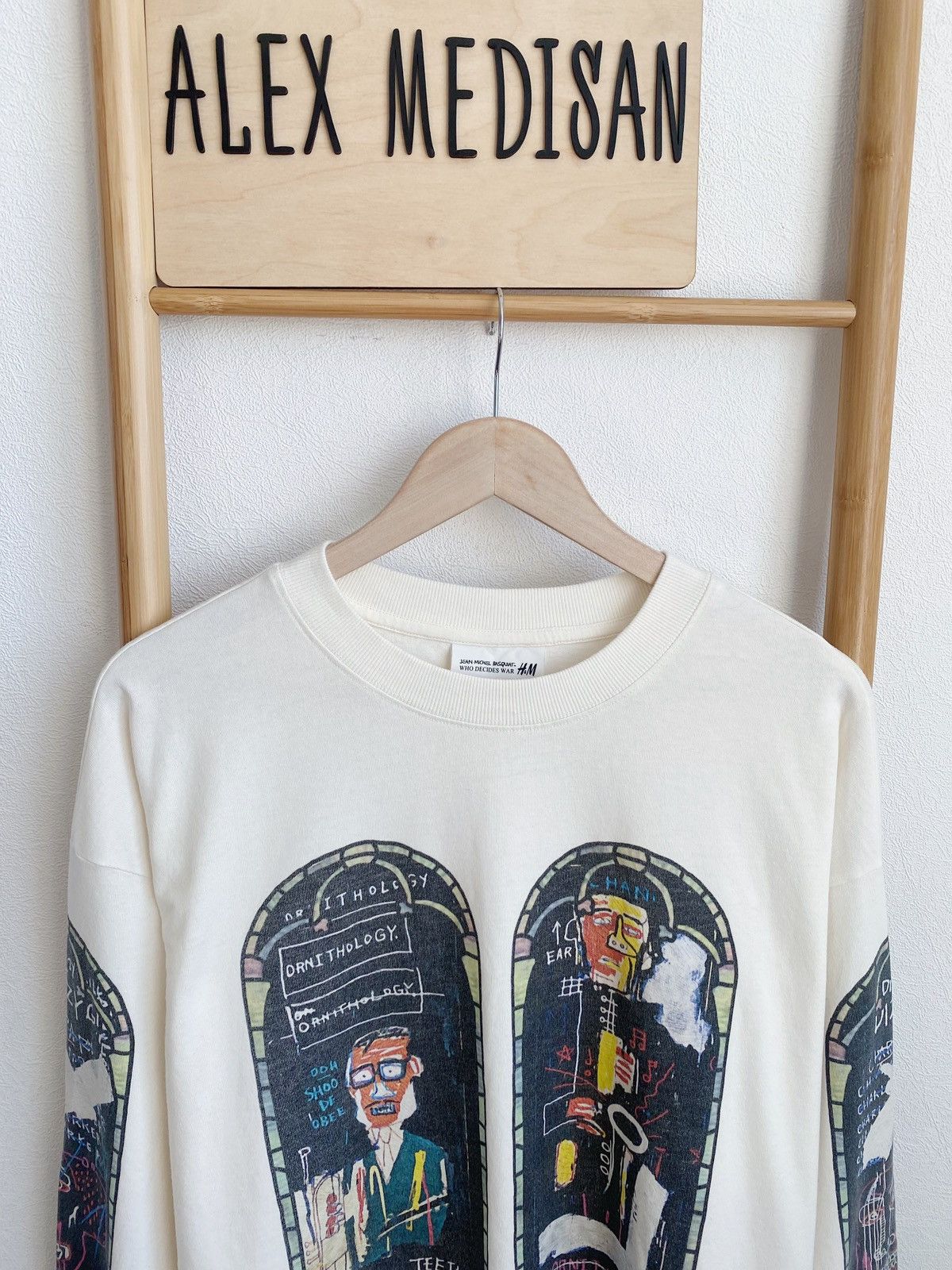 H&M × Jean-Michel Basquiat × Who Decides War WHO DECIDES WAR x BASQUIAT x H&M LONG SLEEVE RELAXED T-SHIRT Size US L / EU 52-54 / 3 - 2 Thumbnail