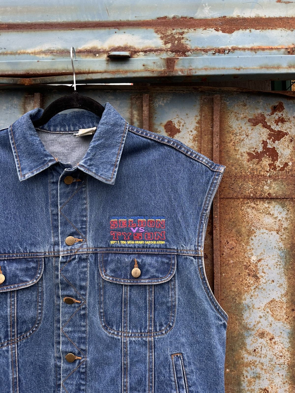 Vintage Vintage Denim Vest TYZON vs SELDON Sep 7, 1996 Size US XL / EU 56 / 4 - 1 Thumbnail
