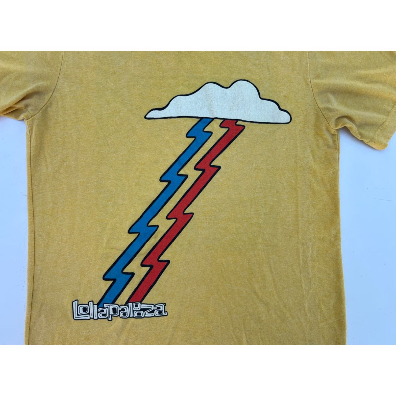 Vintage VINTAGE Women’s Lollapalooza 2017 T-Shirt Chicago Sz S Double-Sided Yellow 100% Cotton Shirt Womens Size S / US 4 / IT 40 - 3 Thumbnail