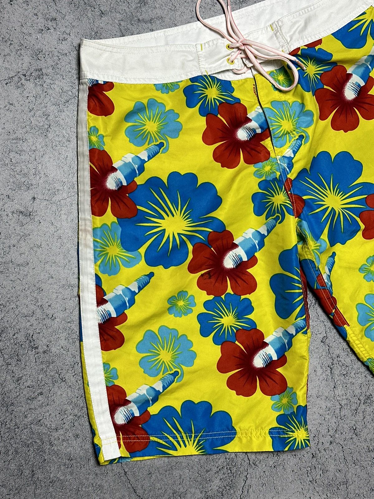 Mambo Vintage Mambo Goddess 2000 Floral Surf Shorts Size US 32 / EU 48 - 3 Thumbnail