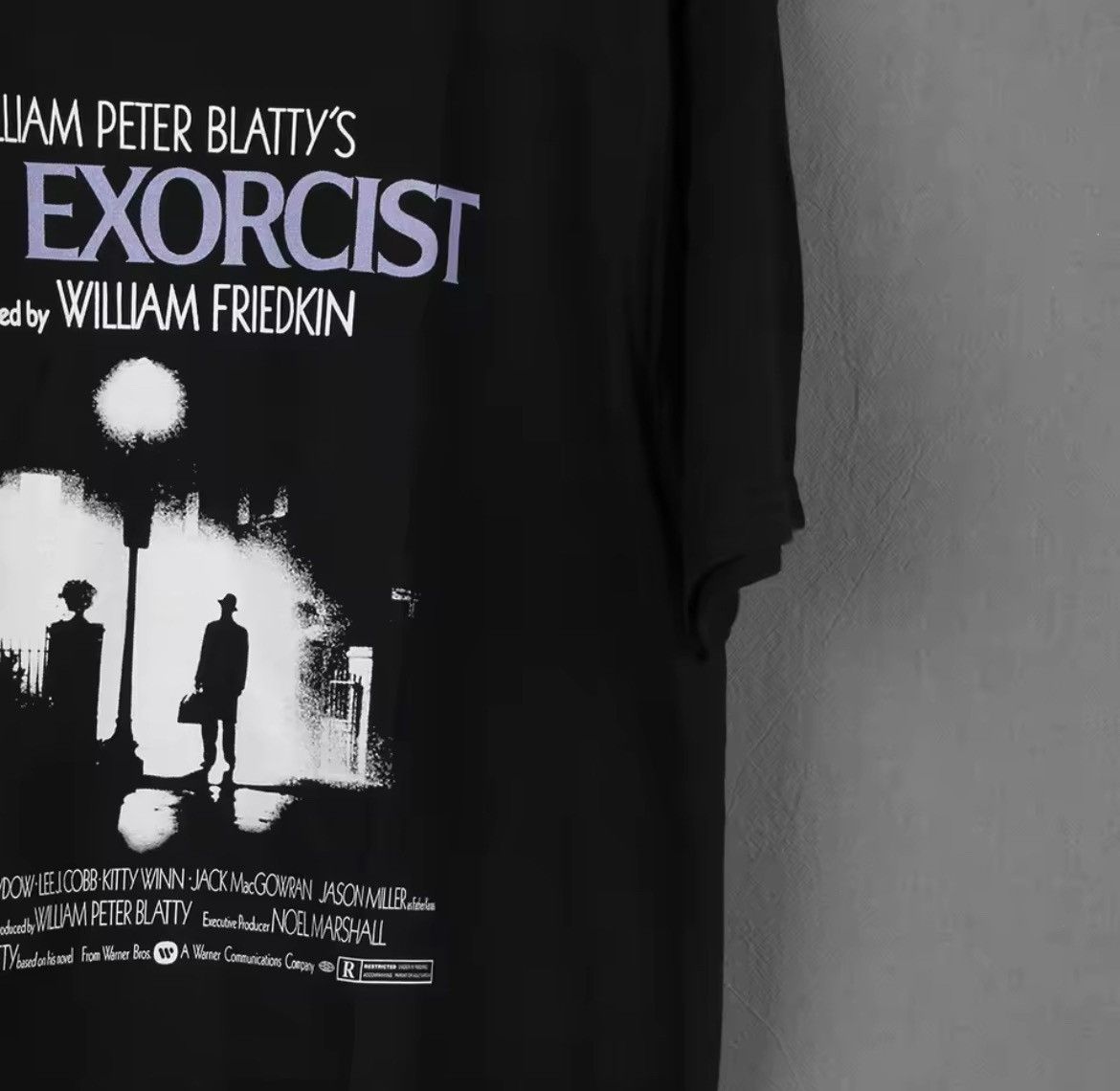 Vintage "The Exorcist" Graphic Printed Tshirt Size US L / EU 52-54 / 3 - 2 Thumbnail