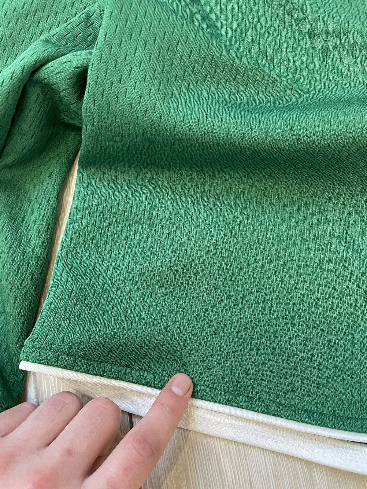 Adidas × NBA × Vintage Vintage Adidas Boston Celtics NBA Shorts Mens L Green Size US 34 / EU 50 - 9 Thumbnail