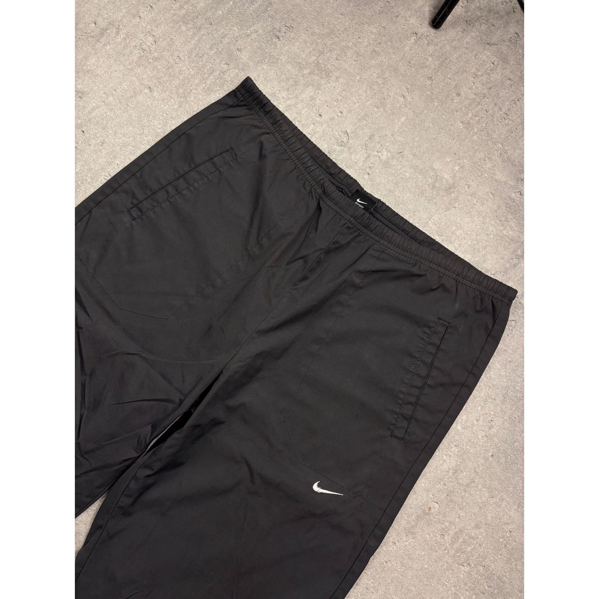 Nike Rare Vintage 90s Nike Track Pants Black Red Tag Baggy Swoosh Size US 34 / EU 50 - 2 Thumbnail