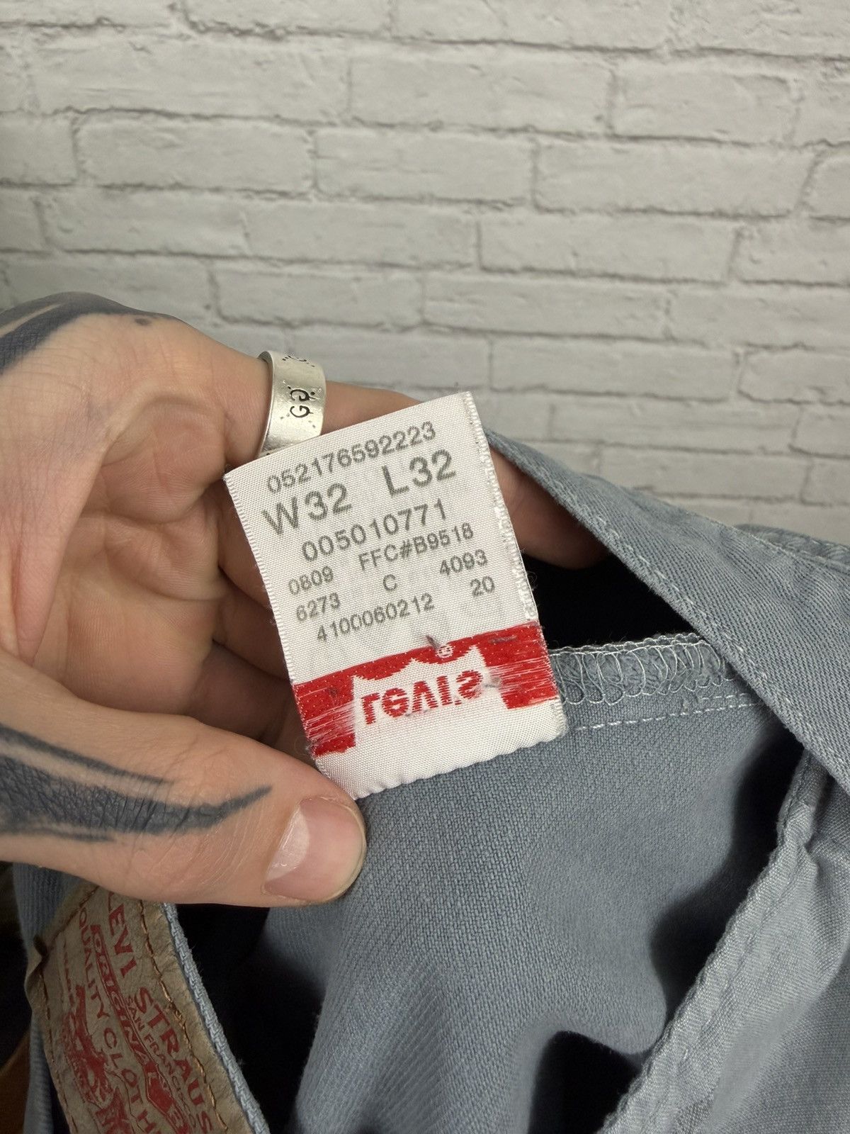 Levi's (33x33) PAINT THRASHED FADED Blue Levi’s 501 Jeans Size US 33 - 11 Thumbnail