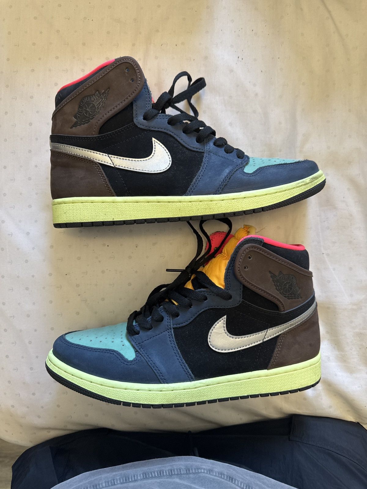 Nike Air Jordan 1 Retro High 'Tokyo Bio Hack' Size US 9.5 / EU 42-43 - 2 Thumbnail