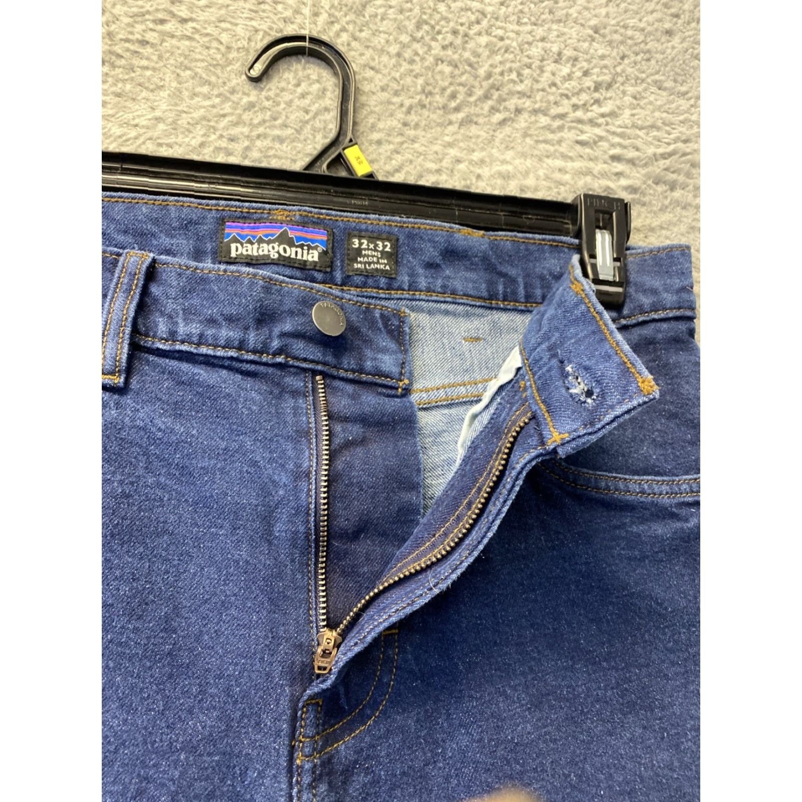 Patagonia Patagonia Jeans Pants Mens 32x32 Blue Denim / 0131 Jeans Flat Front Regular Fit 5-Pocket Cotton Denim Blue Handcrafted? Size US 32 / EU 48 - 7 Thumbnail