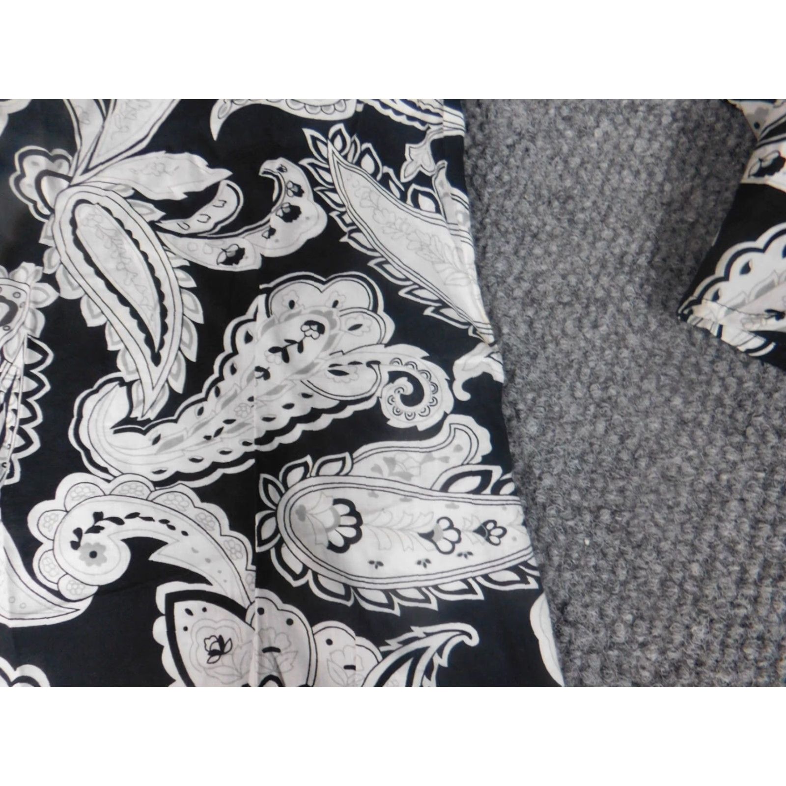 Vintage Jaclyn Smith Womens Blouse L Black Floral Crew Neck Pullover Casual Lightweight 100% Cotton Regular Fit Size L / US 10 / IT 46 - 4 Thumbnail