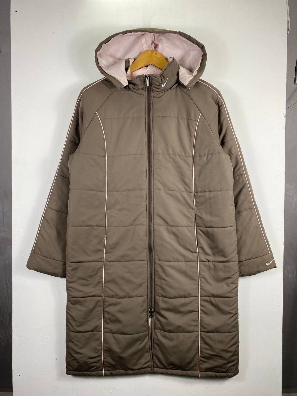 Nike nike long puffer jacket embroided logo nice design Size L / US 10 / IT 46 - 1 Thumbnail