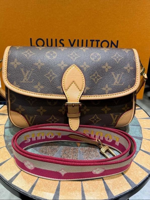 Louis Vuitton Louis Vuitton Diane Monogram Red Strap Baguette Size ONE SIZE - 1 Thumbnail