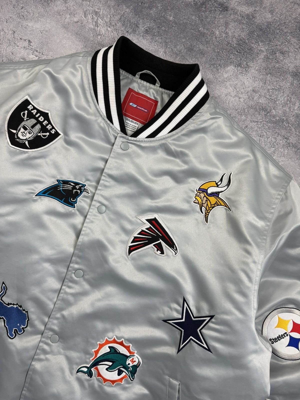 NFL Vintage NFL Reebok All Over Team Logo Patch Bomber Jacket Size US XXL / EU 58 / 5 - 7 Thumbnail