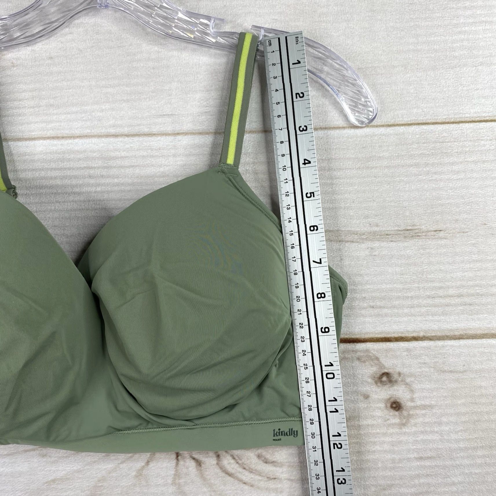 Vintage Kindly XXL Green Wireless Cross Over Hybrid Sea Spray Bra - T-Shirt Style, Convertible, Adjustable Strap, White? Size ONE SIZE - 4 Thumbnail