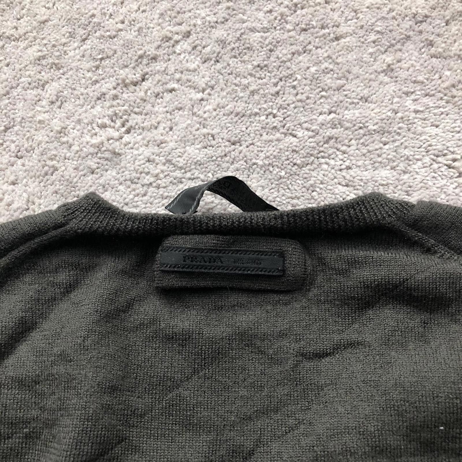 Prada Prada V Neck Sweater Jumper Size US XS / EU 42 / 0 - 4 Thumbnail
