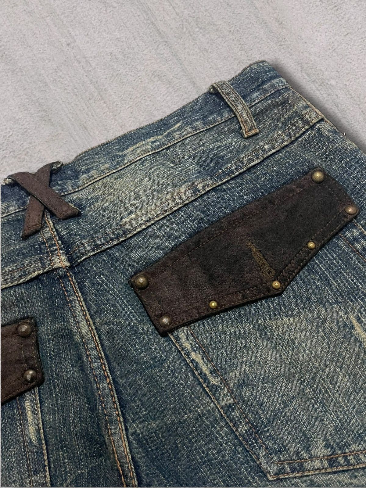 LOWBOX Vintage Lowbox Bondage Rivet Distressed Mudwash Flare Jeans Size US 32 / EU 48 - 10 Thumbnail