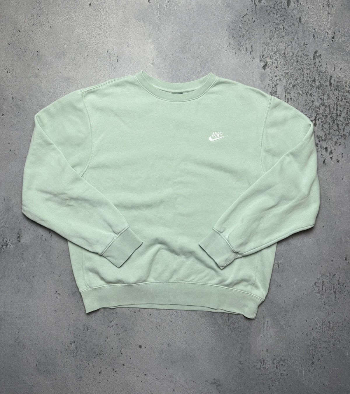 Nike Crewneck Nike Sportswear Club Boxy Swoosh Logo USA Size US S / EU 44-46 / 1 - 1 Thumbnail