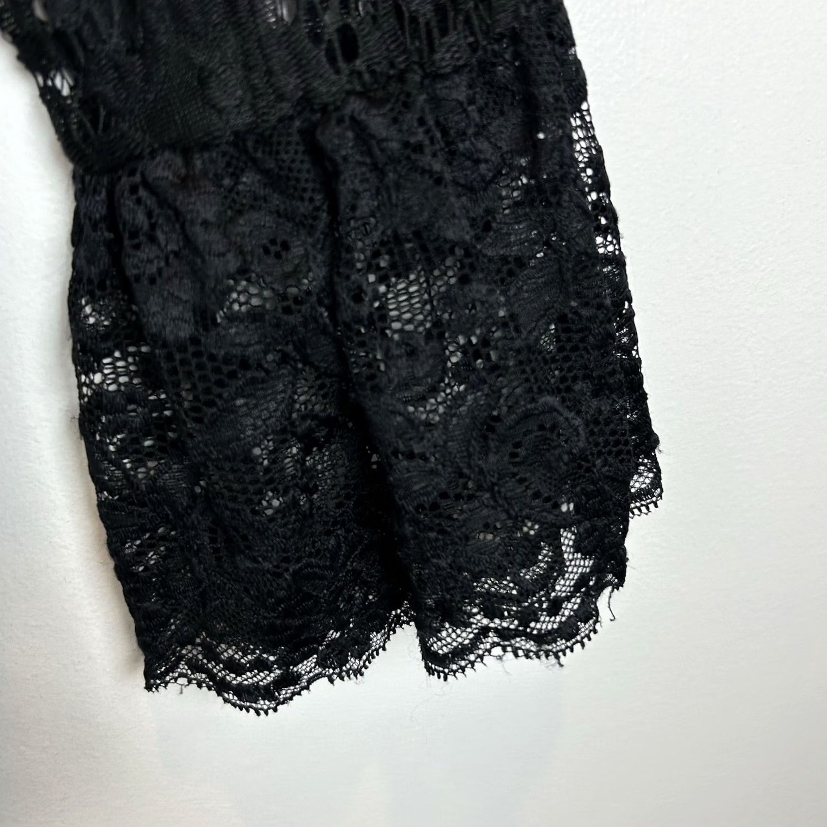 Vintage Adiva Black Lace Blouse Womens M Long Sleeve Flutter Sheer Boat Neck Size M / US 6-8 / IT 42-44 - 3 Thumbnail