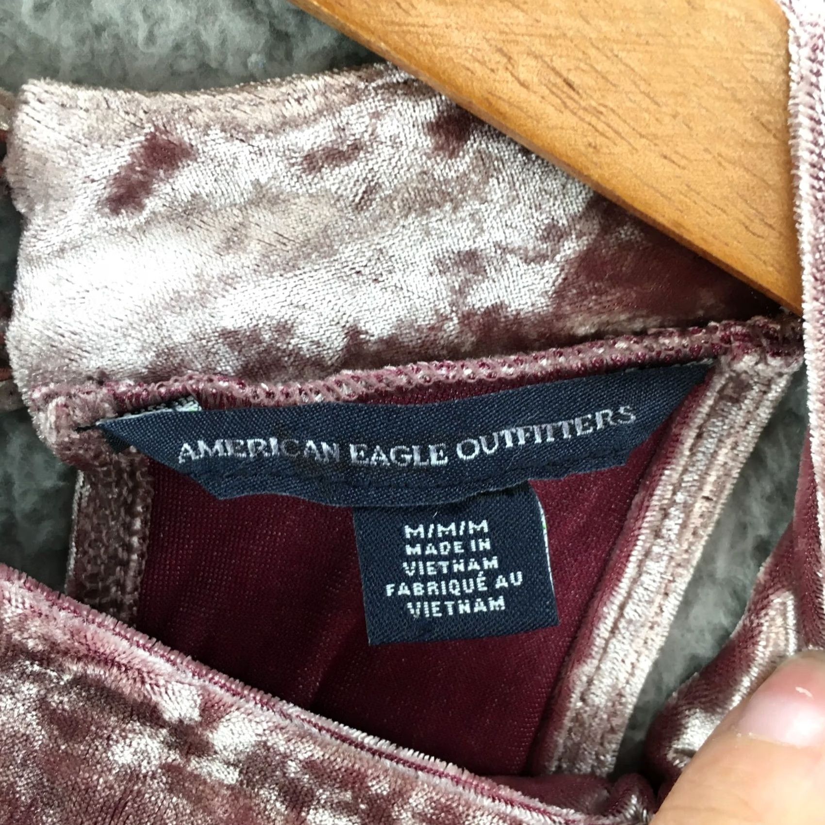 American Eagle Outfitters American Eagle Outfitters Blouse Womens Medium Pink Velvet Casual Shirt Size M / US 6-8 / IT 42-44 - 6 Thumbnail