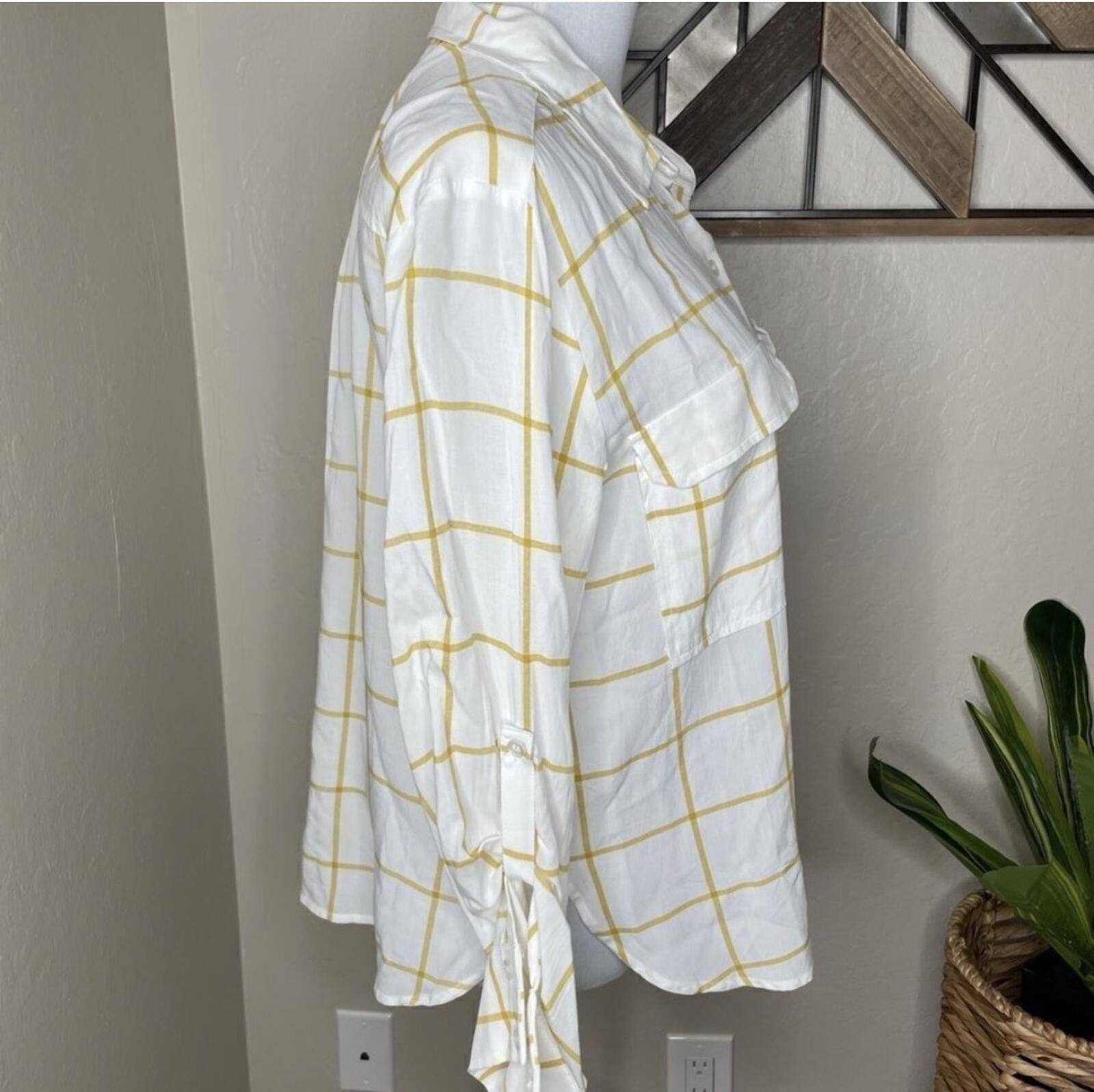 Forever 21 Forever 21 button up Size M / US 6-8 / IT 42-44 - 2 Thumbnail