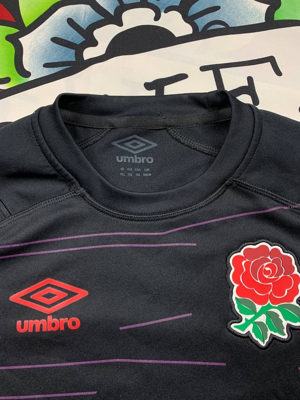 Umbro Umbro England Rugby Away Youth Jersey 22/23 Size YXL Size US XS / EU 42 / 0 - 3 Thumbnail