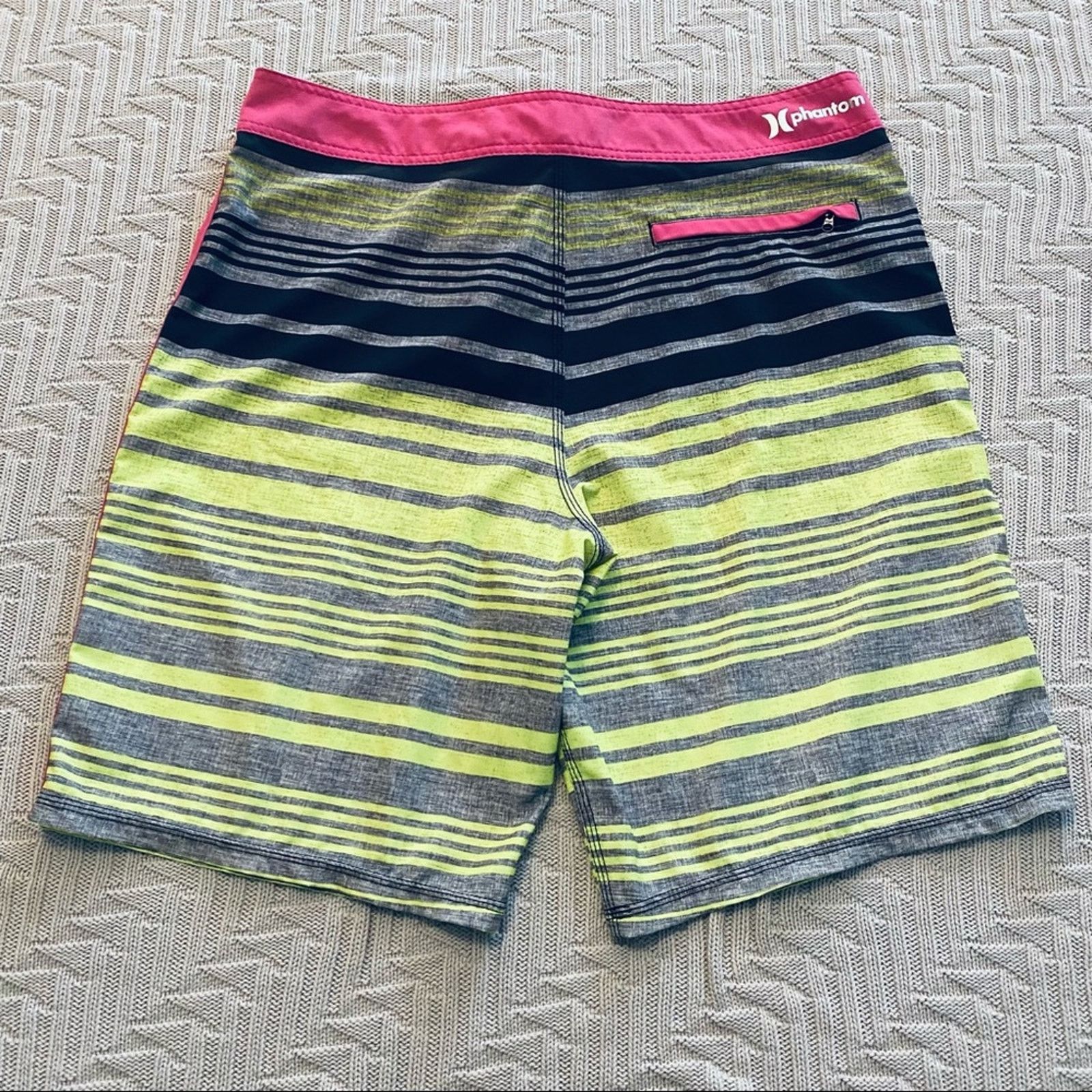 Hurley Hurley yellow and gray striped board shorts Size US 36 / EU 52 - 2 Thumbnail