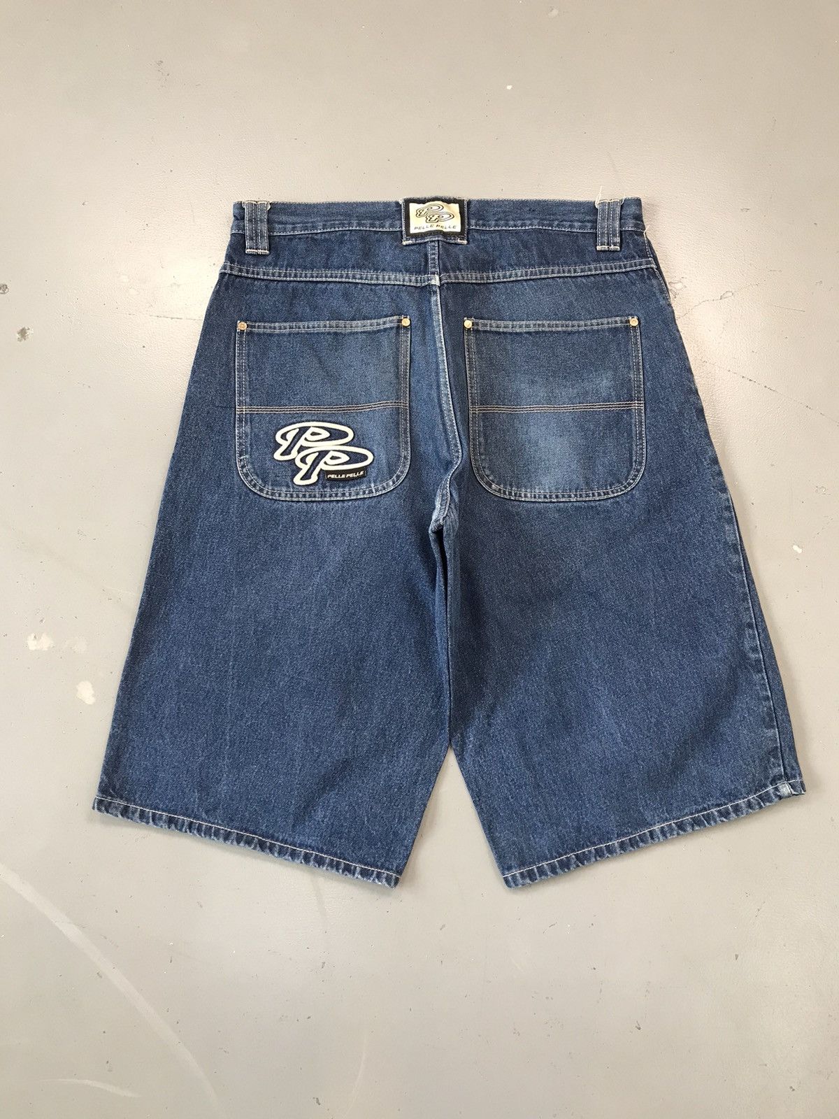Vintage 90s Pelle Pelle Mens 38 Distressed Spell Out Loose