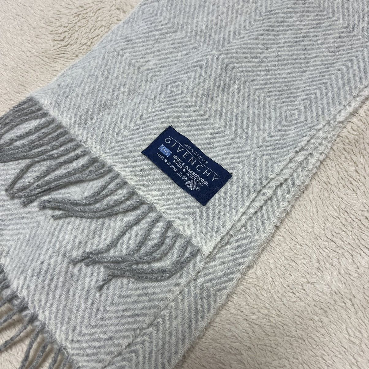Givenchy Givenchy monsieur lambs wool scarf Size ONE SIZE - 2 Thumbnail