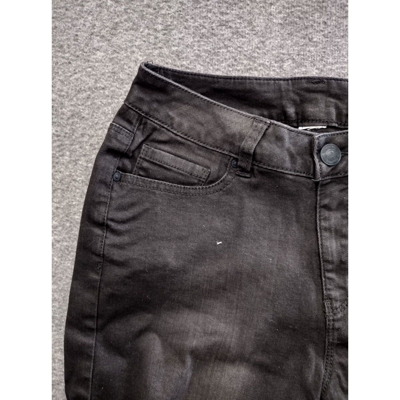 Vintage Women's 2-Pack Mid Rise Cotton Blend Jeans Shorts Bermuda Dark Black Denim Stretch Pockets Zip 2 Bermuda City College Casual Womens Size 26" / US 2 / IT 38 - 6 Thumbnail