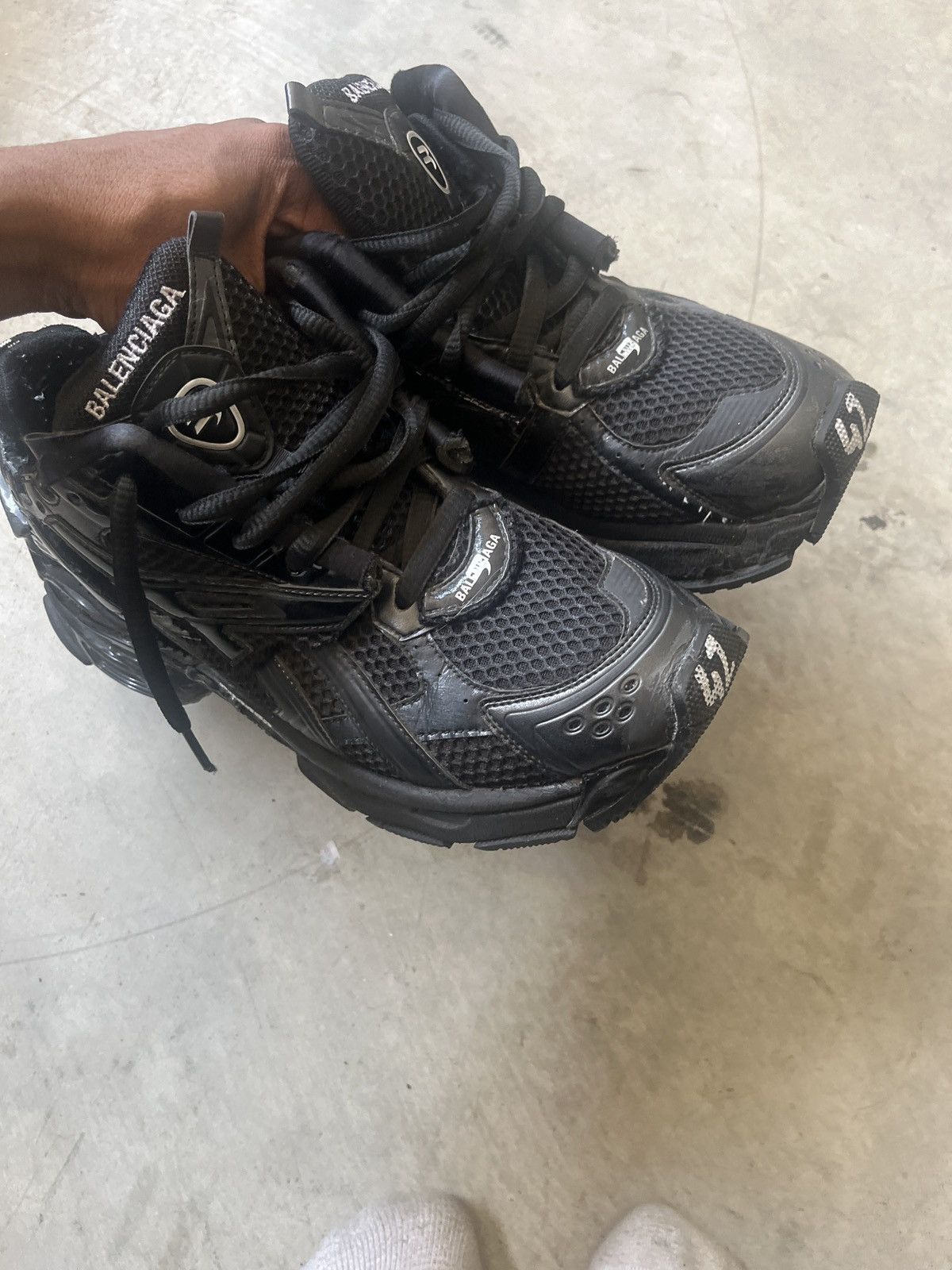Balenciaga BALENCIAGA RUNNER SNEAKER IN BLACK Size US 9 / EU 42 - 10 Thumbnail