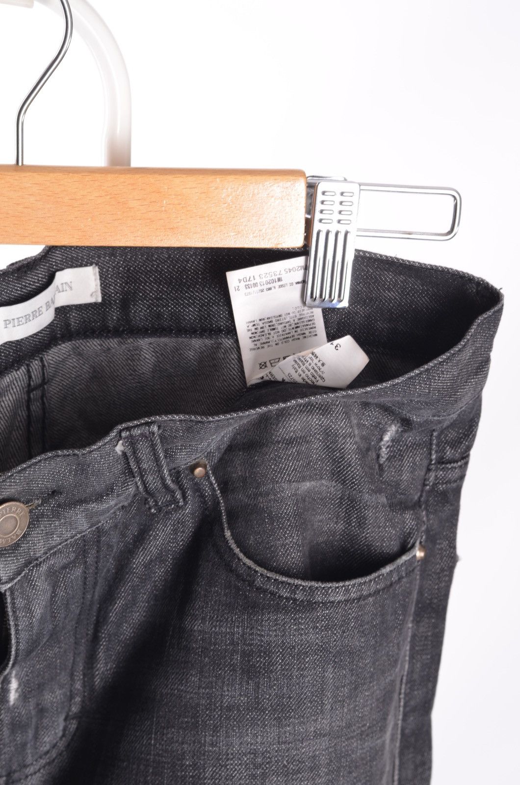 Pierre Balmain Pierre Balmain distressed slim fit jeans denim italy w31 Size US 31 - 6 Thumbnail