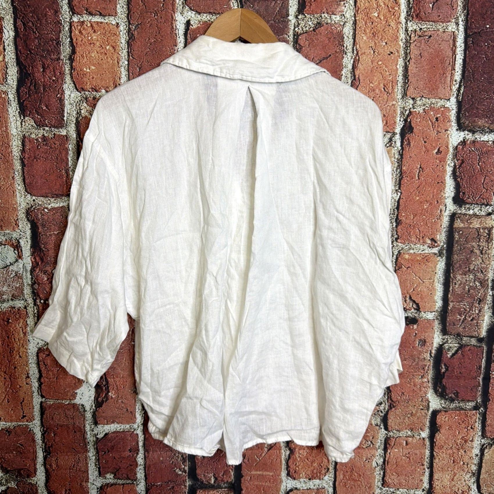 Vintage VINTAGE Magaschoni 100% Linen 3/4 Sleeve Button Down Shirt White Small Womens Size S / US 4 / IT 40 - 3 Thumbnail